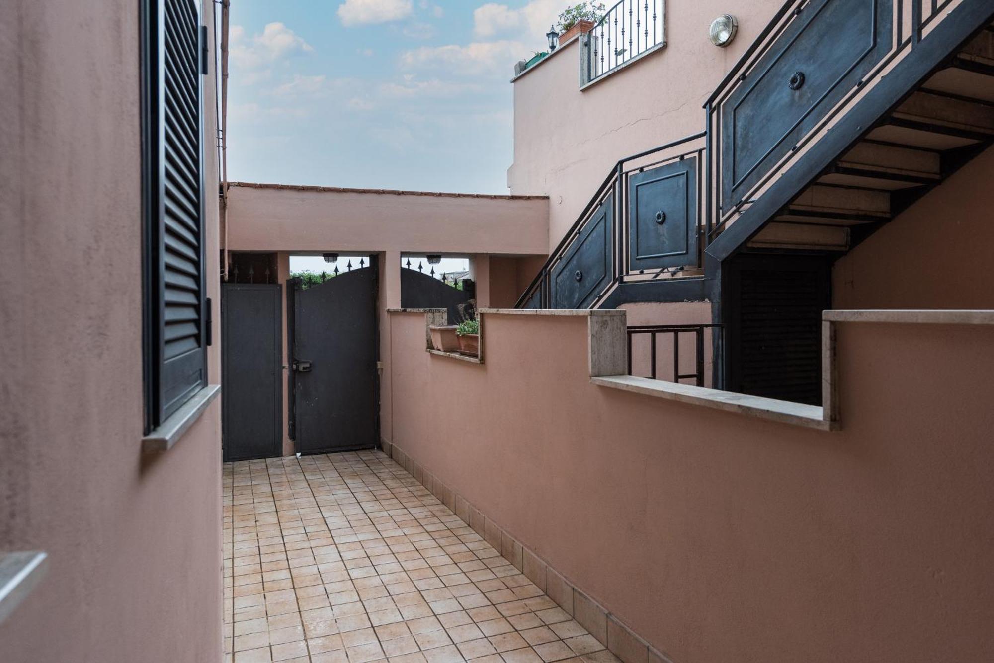Travelershome Ciampino 170 Station Street Экстерьер фото